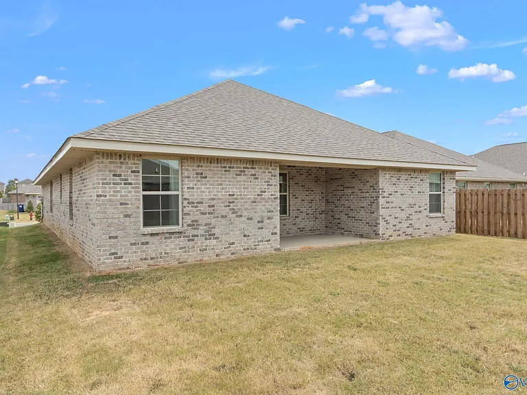 122 Ardsley Dr — Photo 36