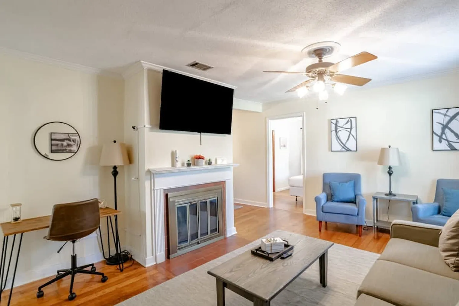 3 bed, 2.0 bath, 1496 sqft, $2,830 — Photo 1