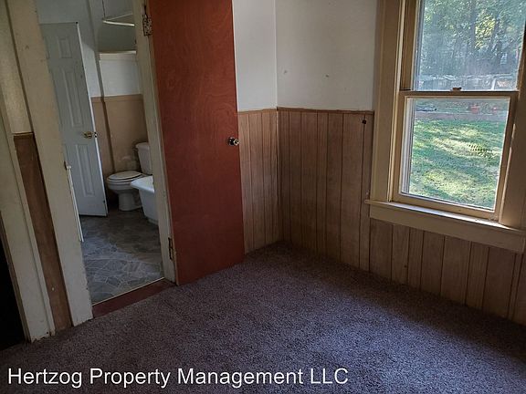 4th image of 212 N 8th St