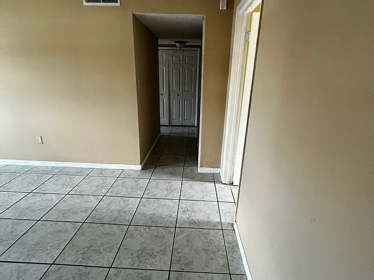 827 Sky Lake Cir #A — Photo 5