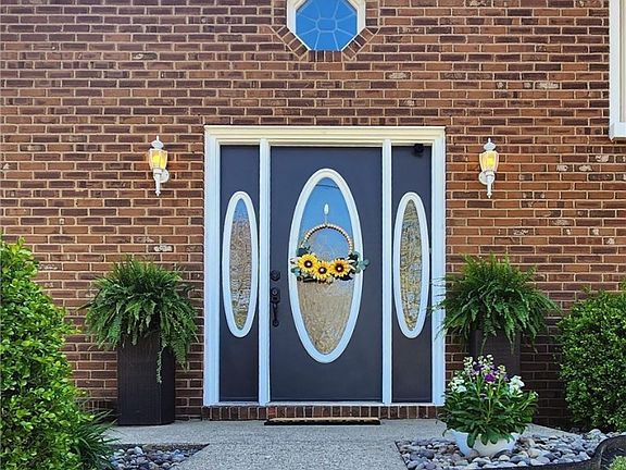 4th image of 352 Northwood Villa