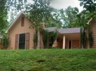 238 Plantation Dr, Columbus, MS 39705