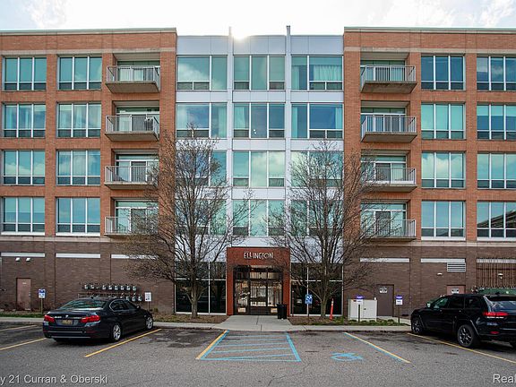 3rd image of 3670 Woodward Ave #303