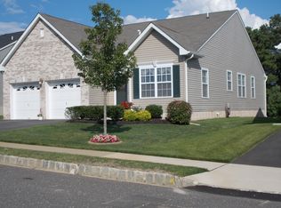 40 Little Leaf Ln, Howell, NJ 07731