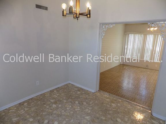 3rd image of 2036 W Amelia St
