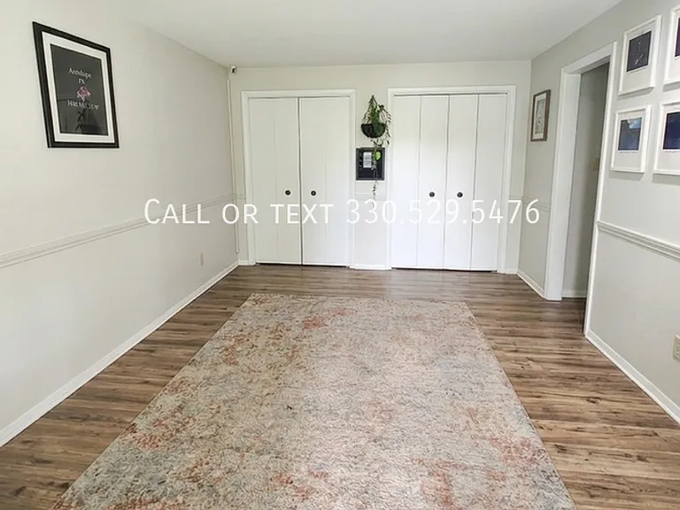 Aristocrat Apartments — Photo 12