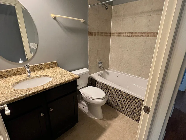 4956 S Vincennes Ave #2W — Photo 8