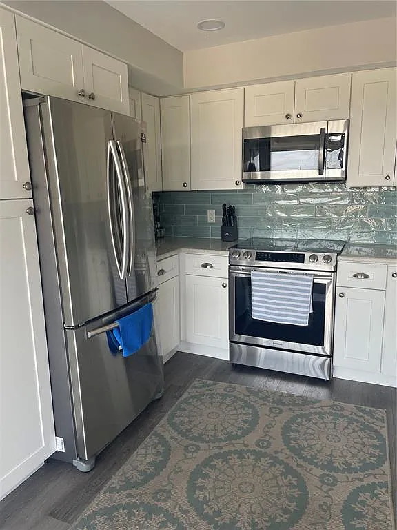 2 bed, 2.0 bath, 1050 sqft, $2,000 — Photo 3