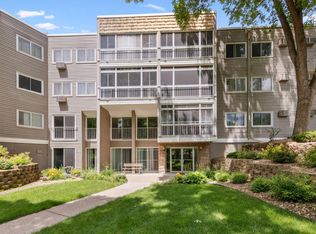 135 Viking Dr E APT 206, Little Canada, MN 55117