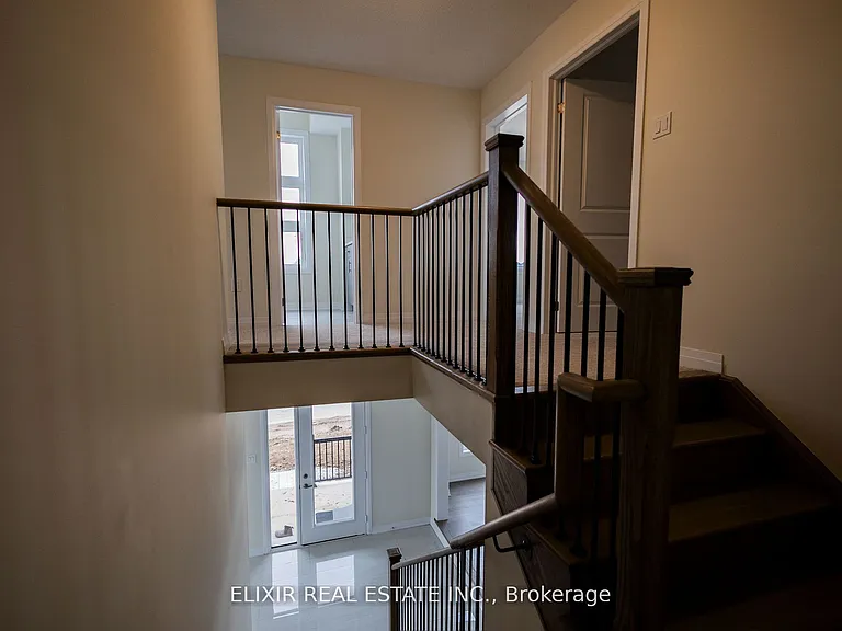 20 Molnar Cres — Photo 16