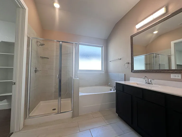 2609 Chevy Chase Dr — Photo 24