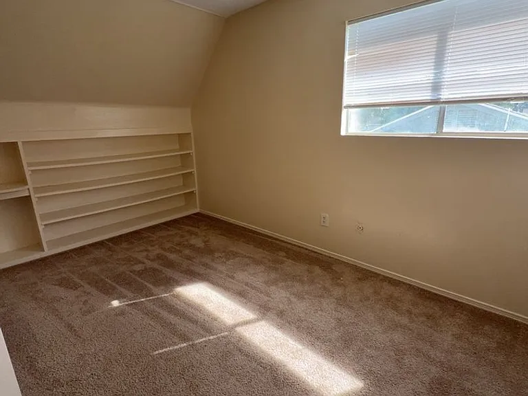 1527 Lazy Spring Dr — Photo 11
