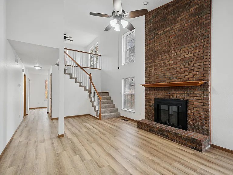 ReNew Edwardsville Apartment Collection — Photo 9
