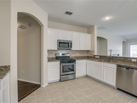 5th image of 3528 Lake Hill Ln