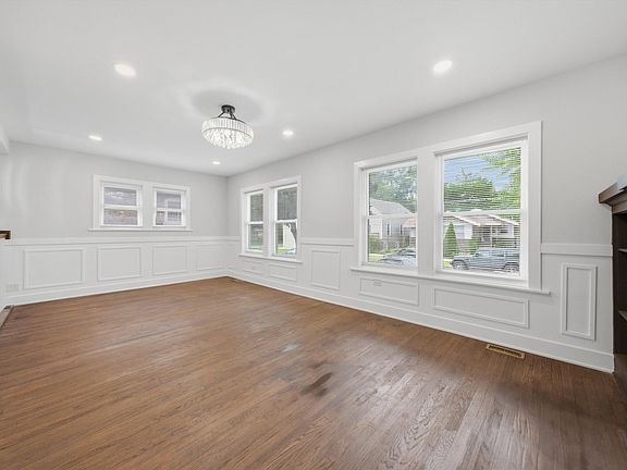 3rd image of 8049 S Kimbark Ave