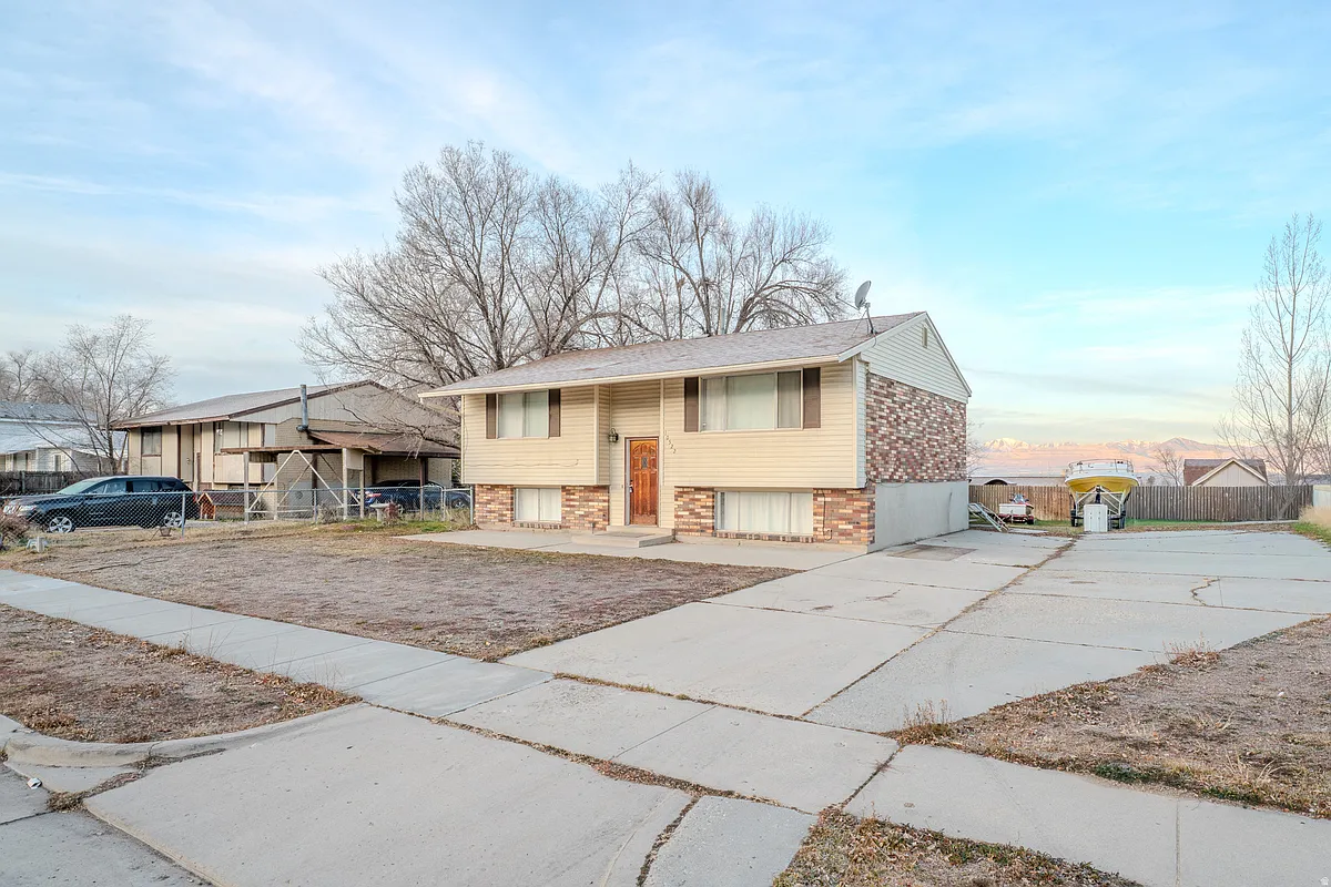 Building Photo - 10522 S Amaryllis Dr
