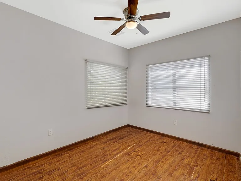 Desert View Apartments — Photo 51