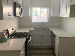 569 E Palm Ave APT D, Burbank, CA 91501