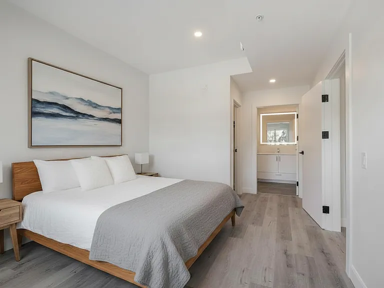 1370 Stittsville Main St — Photo 13
