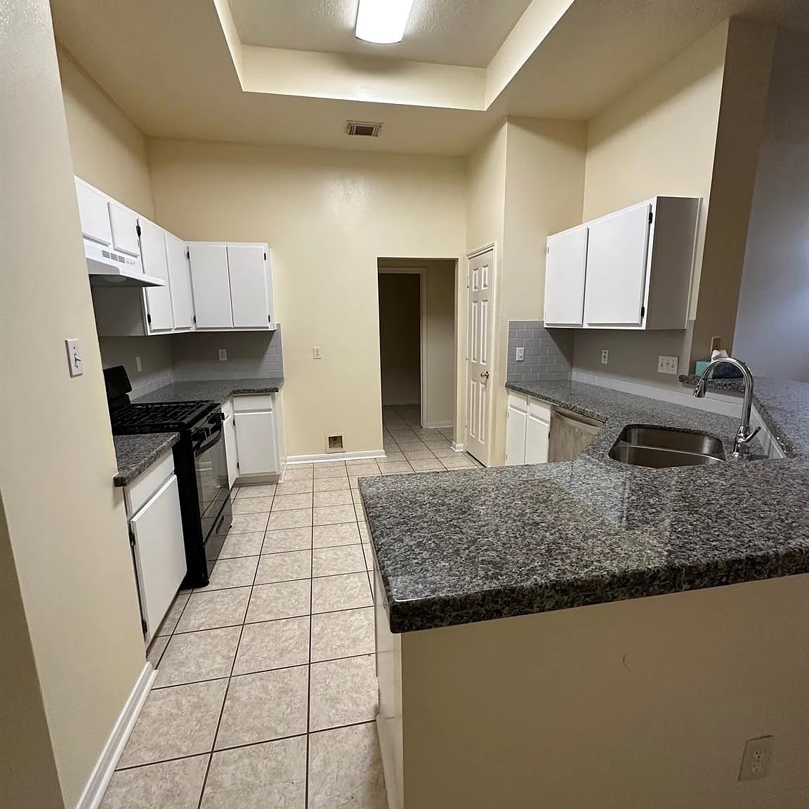 4 bed, 2.0 bath, 1884 sqft, $1,950 — Photo 3