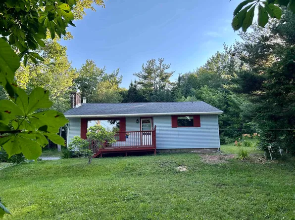 20 Quarry Rd, Beaver Bank, NS B4E 1T2
