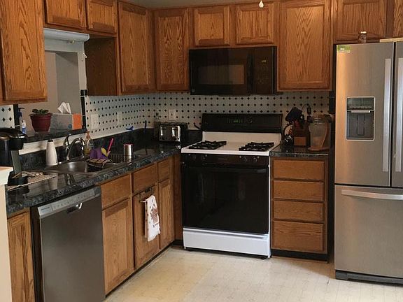 4th image of 4700 Turnberry Dr