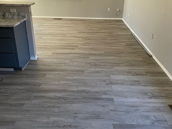 3rd image of 203 Gordon Ln
