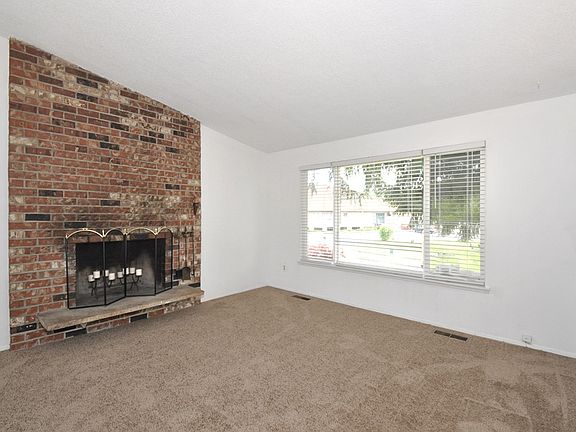 4th image of 5622 S Gove St