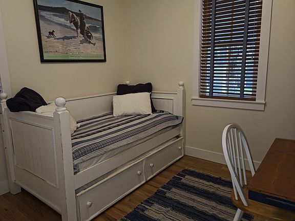 4th image of 27 Foxglove Ln