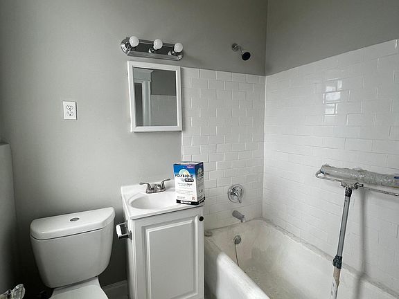 5th image of 2215 N 51st St #D6