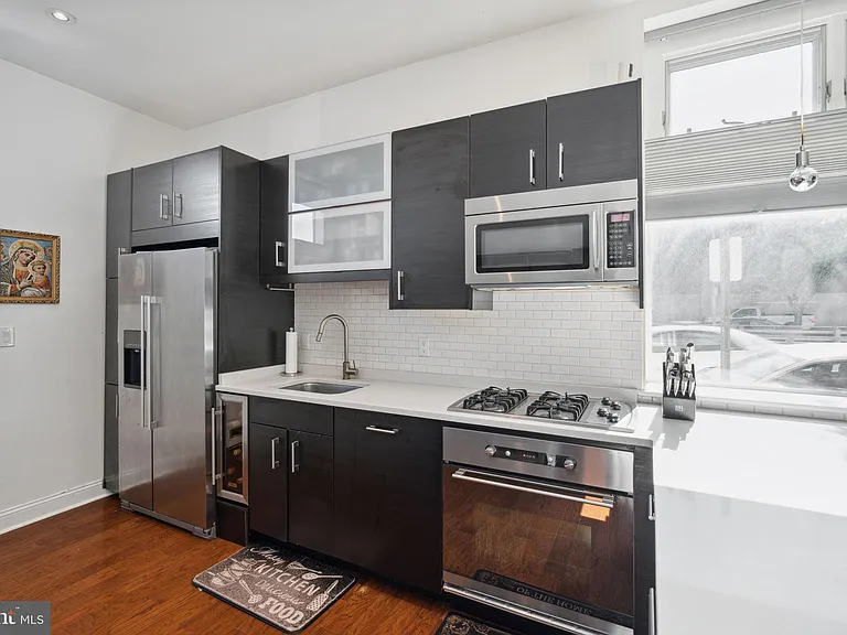 501 Vine St #2 — Photo 8