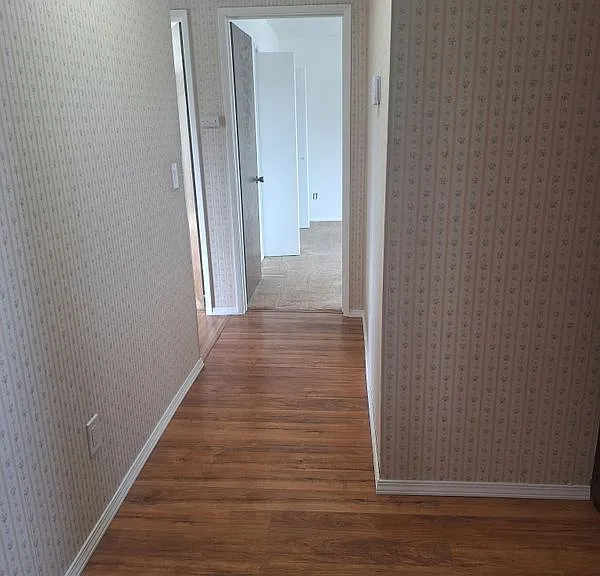 380 S 19th Ave — Photo 10