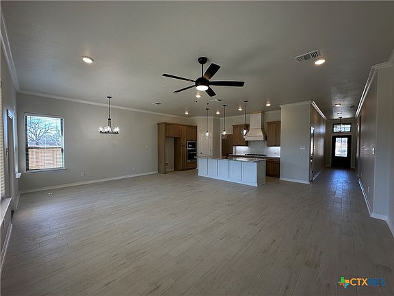 3rd image of 6005 Pescara Dr
