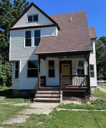 2nd image of 157 E Bridge St