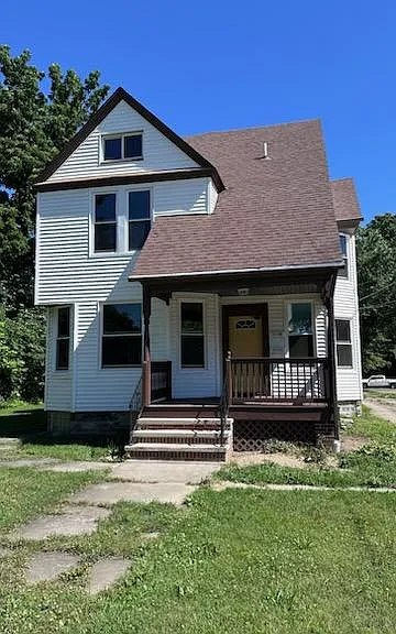 157 E Bridge St — Photo 2