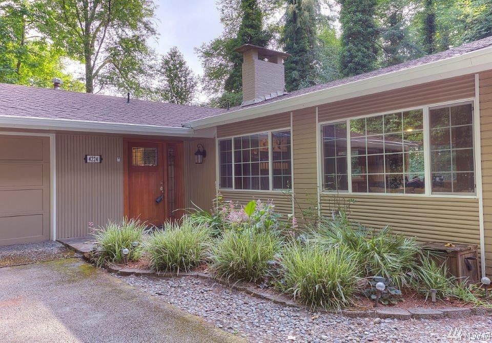 1st image of 4224 23rd Ave NE