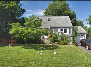 26 Whittier Ave, Somerset, NJ 08873