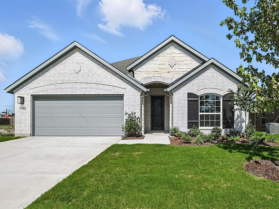 Brand new home with 5 bedrooms and 3 bathrooms.