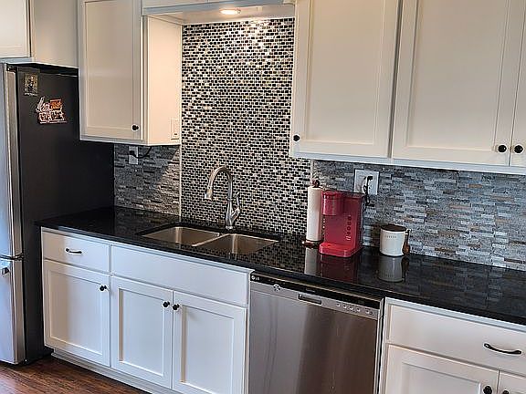 Tile backsplash 