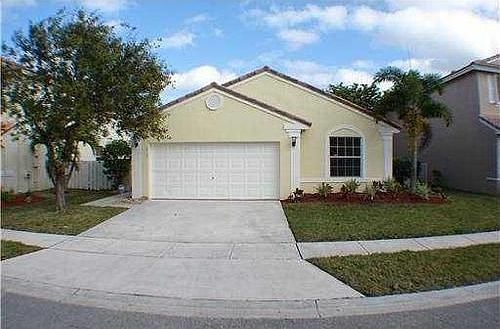 1st image of 319 SW 192nd Ave