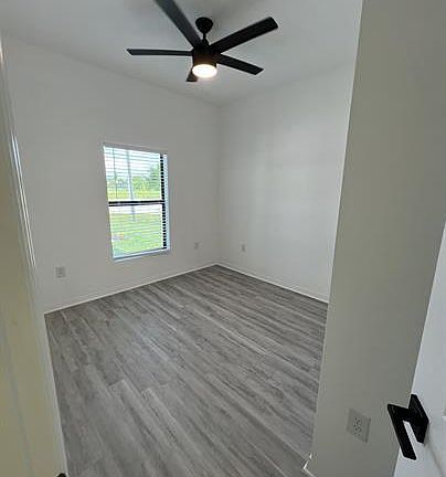 5th image of 1329 Diplomat Pkwy W