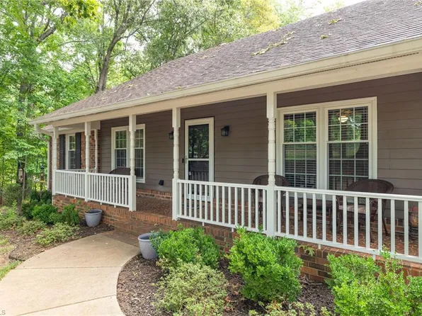 7410 Dickinben Dr, Summerfield, NC 27358