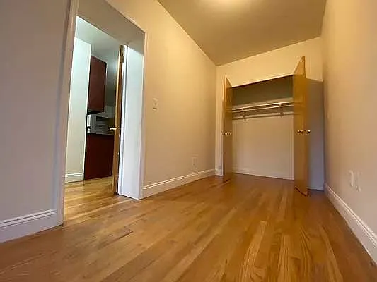 Rented by KNOCKKNOCK LLC | media 10