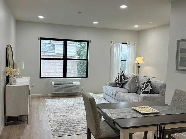 358-364 Van Houten St #304 — Photo 6