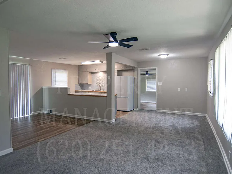 608 Waverly Way — Photo 2