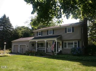 352 Hitching Post Dr, Orange, CT 06477