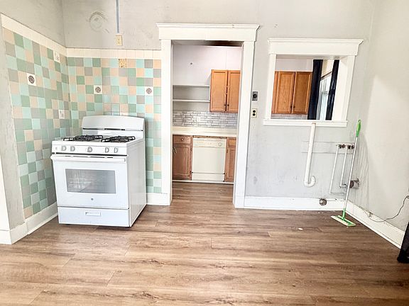 2nd image of 24 Hallock Ave #3-B