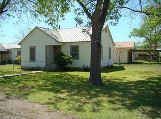 315 Walnut St, Junction, TX 76849