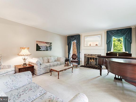 4th image of 2808 Oakton Manor Ct