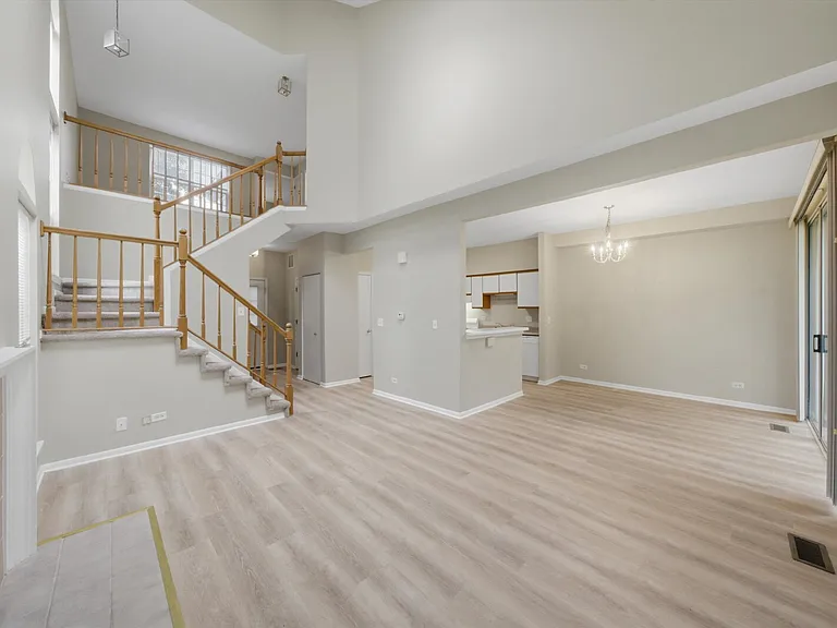 610 Woodhaven Dr — Photo 4